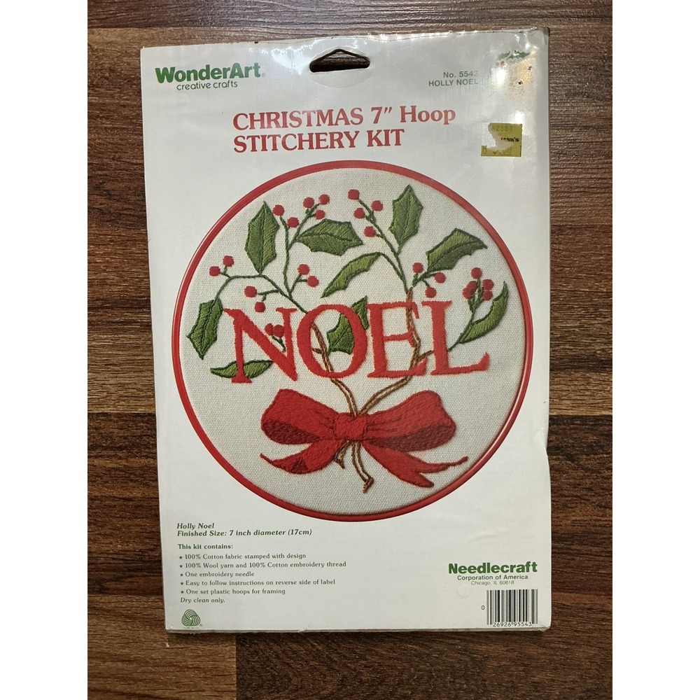 WonderArt Christmas 7" Hoop Stitchery KIT HOLLY NOEL 5543 NIP Holiday